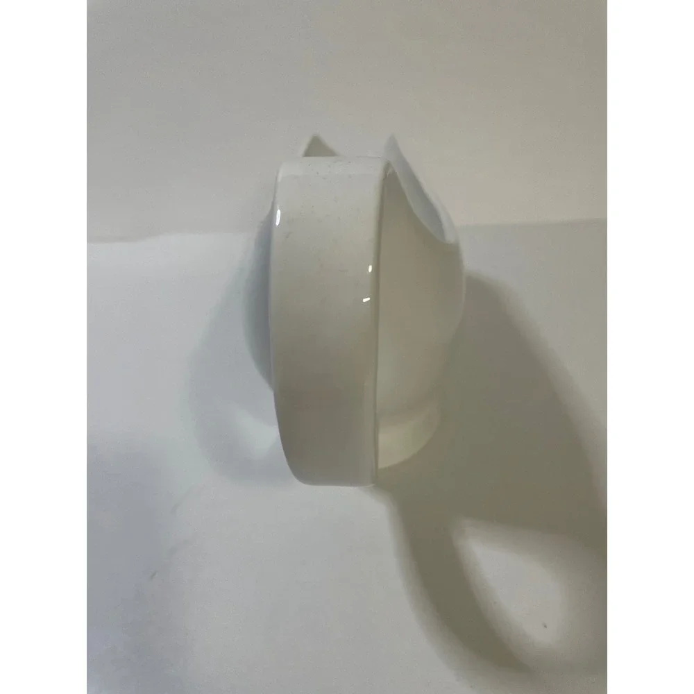 10 Strawberry Street Gravy Boat Unisex OS White Excellent Ceramic Sauce Pitcher